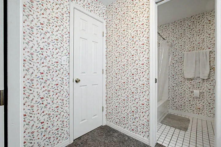 7327 Glidden Lane--27