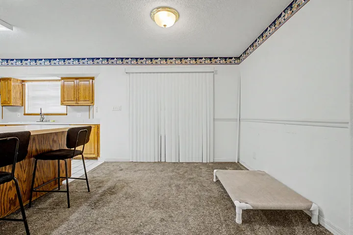 7327 Glidden Lane--16