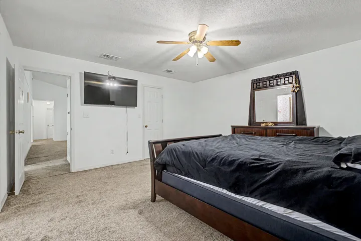 7327 Glidden Lane--25