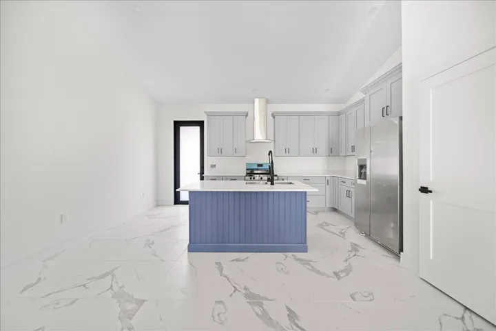 Living Room/Kitchen
