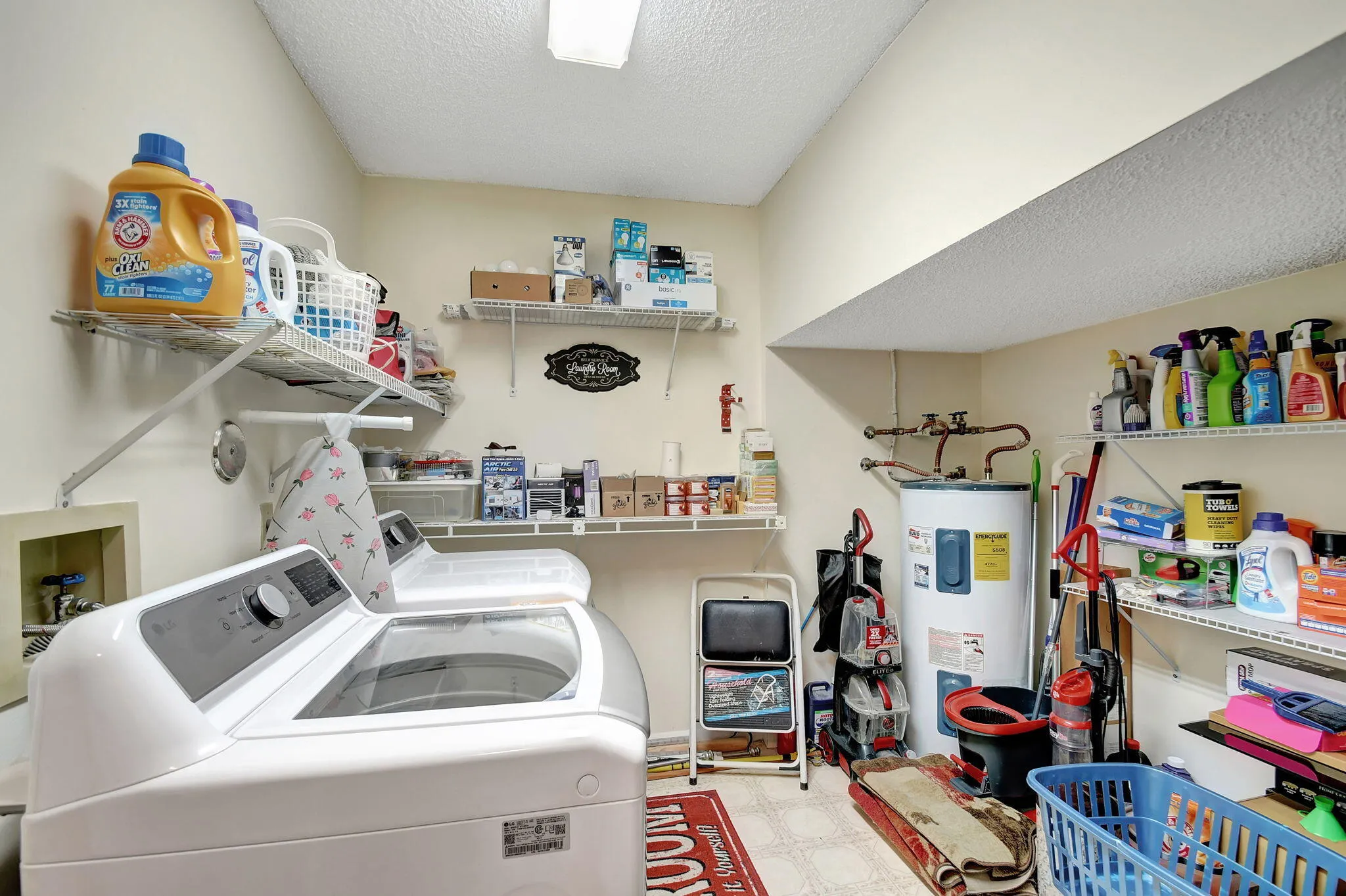 13 LAUNDRY ROOM