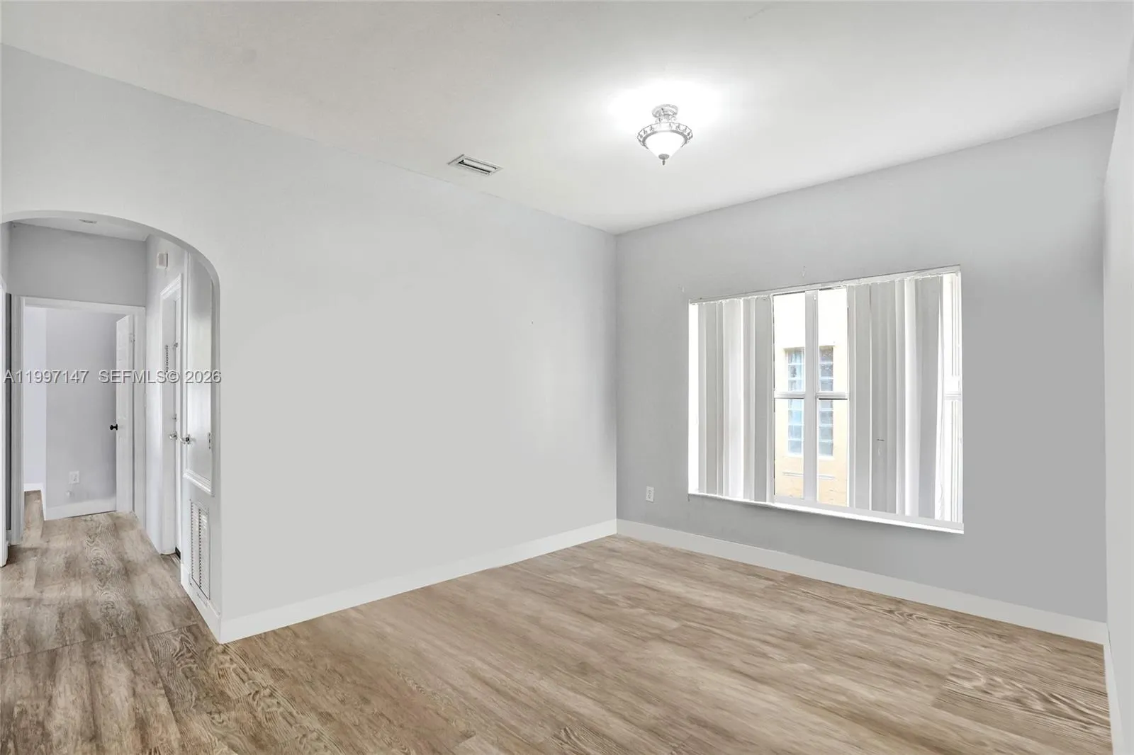 DEN/FAMILY ROOM