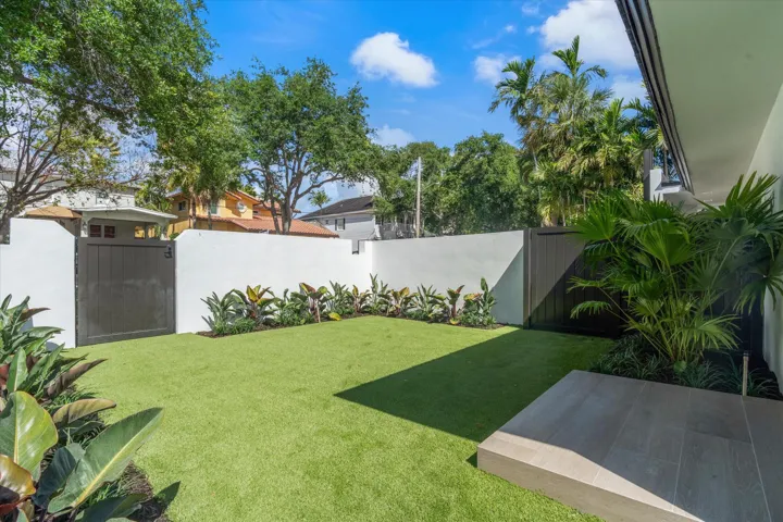 27-1032 SE 13th Terr Ft. Lauderdale, FL-