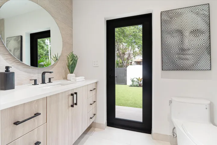 17-1032 SE 13th Terr Ft. Lauderdale, FL-