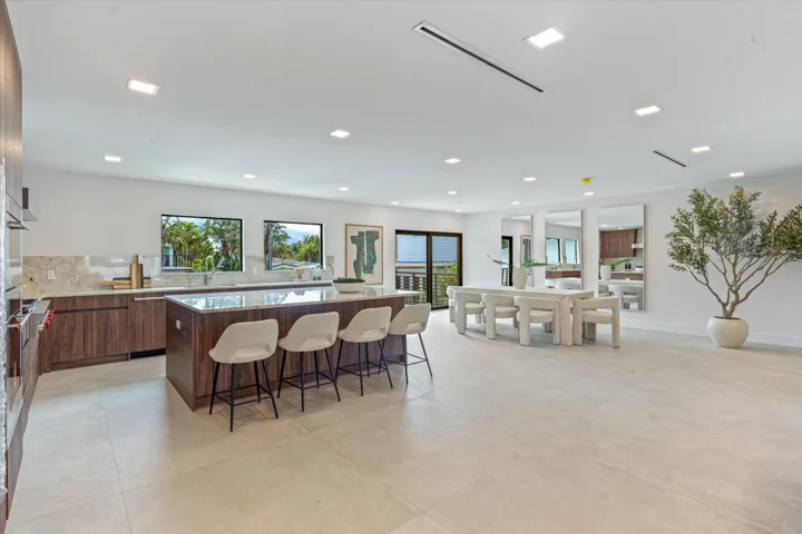 Kitchen & Dining ARea