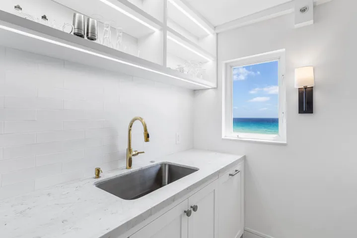 004-3301SouthOceanBoulevard-HighlandBeac