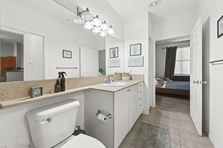 21 Bathroom 02