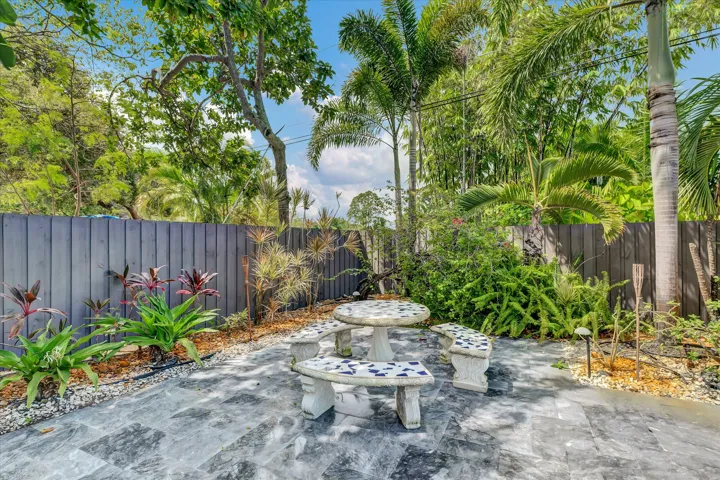 41-2633 NE 3rd Avenue-41