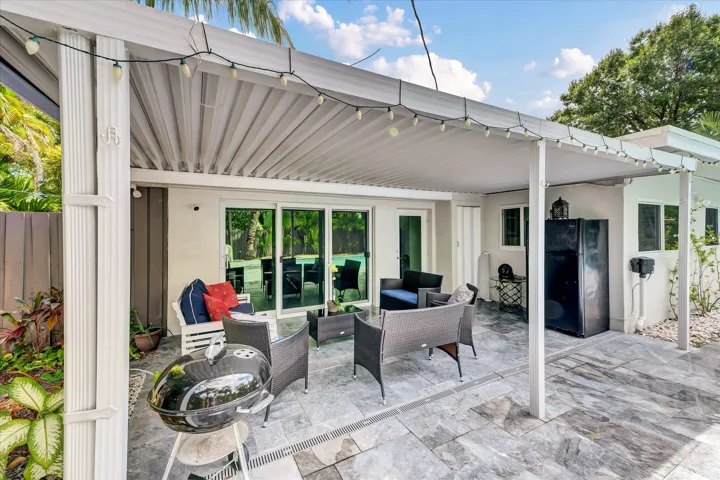 36-2633 NE 3rd Avenue-36