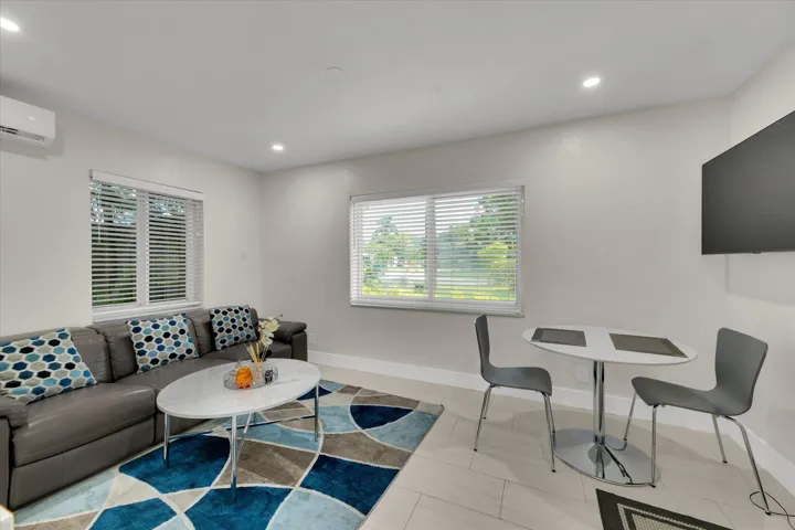 45-2633 NE 3rd Avenue-45