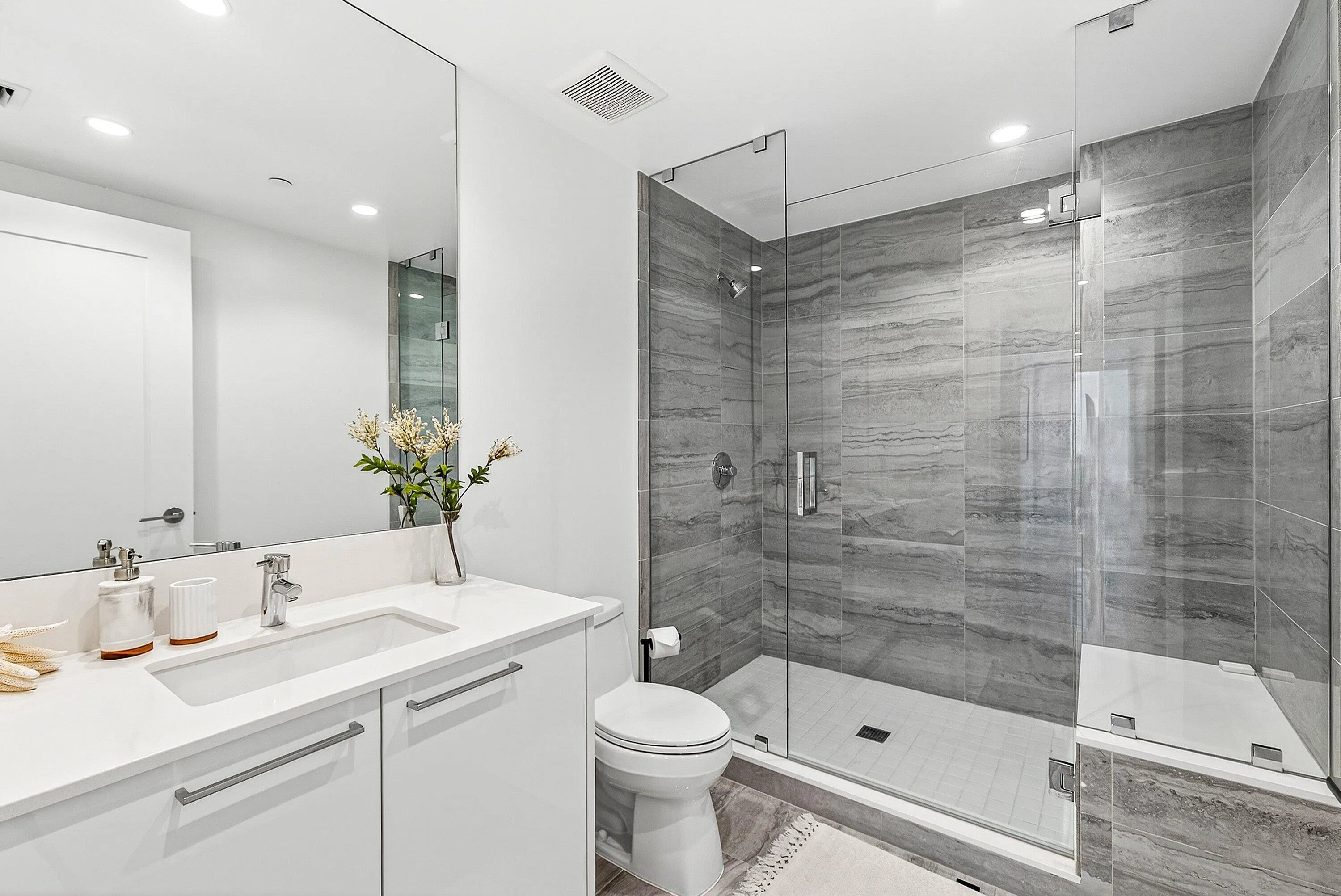Guest Suite 1 Bathroom