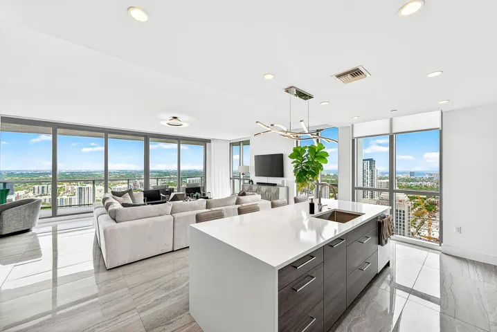 Great Room & Chef's Kitchen