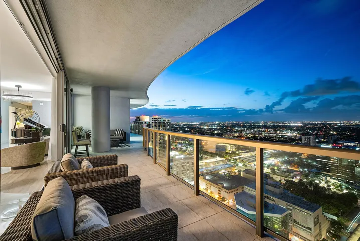 086-100EastLasOlasBoulevard-4301-FortLau