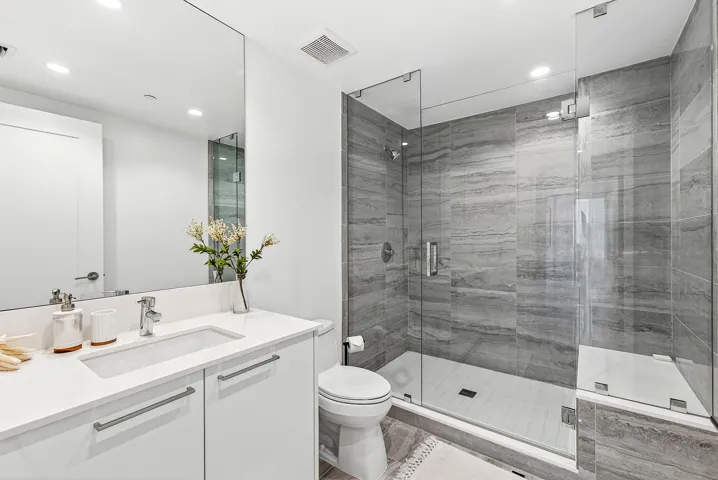 Guest Suite 1 Bathroom