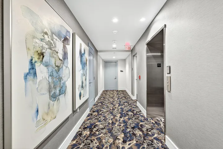 Private Hallway Entry