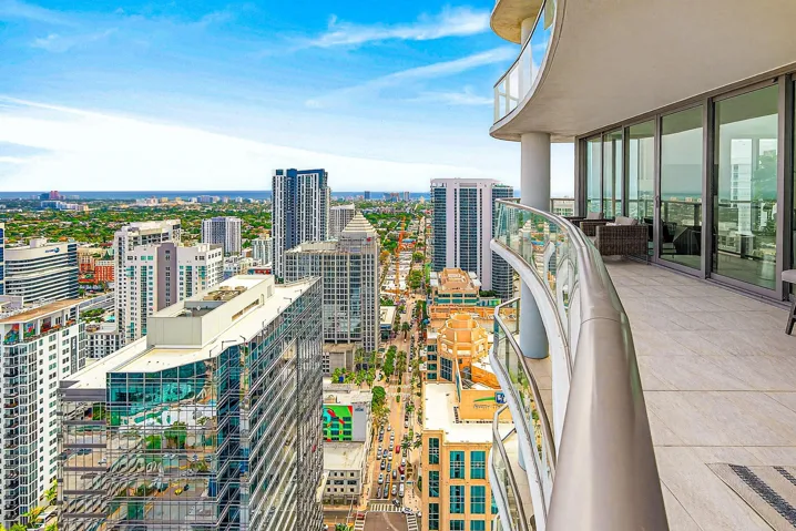 Views of Las Olas Blvd