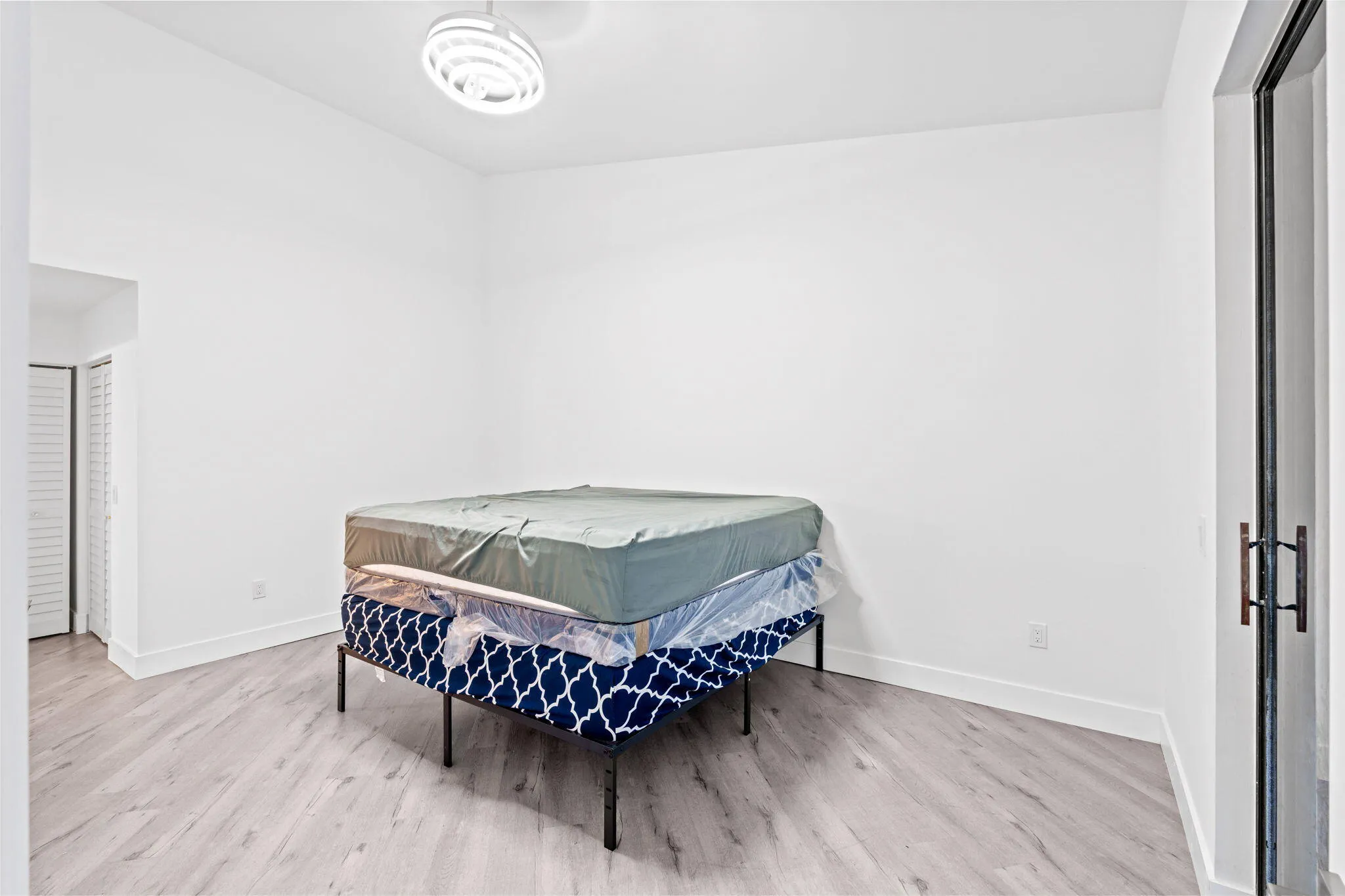 24-web-or-mls-A7401008