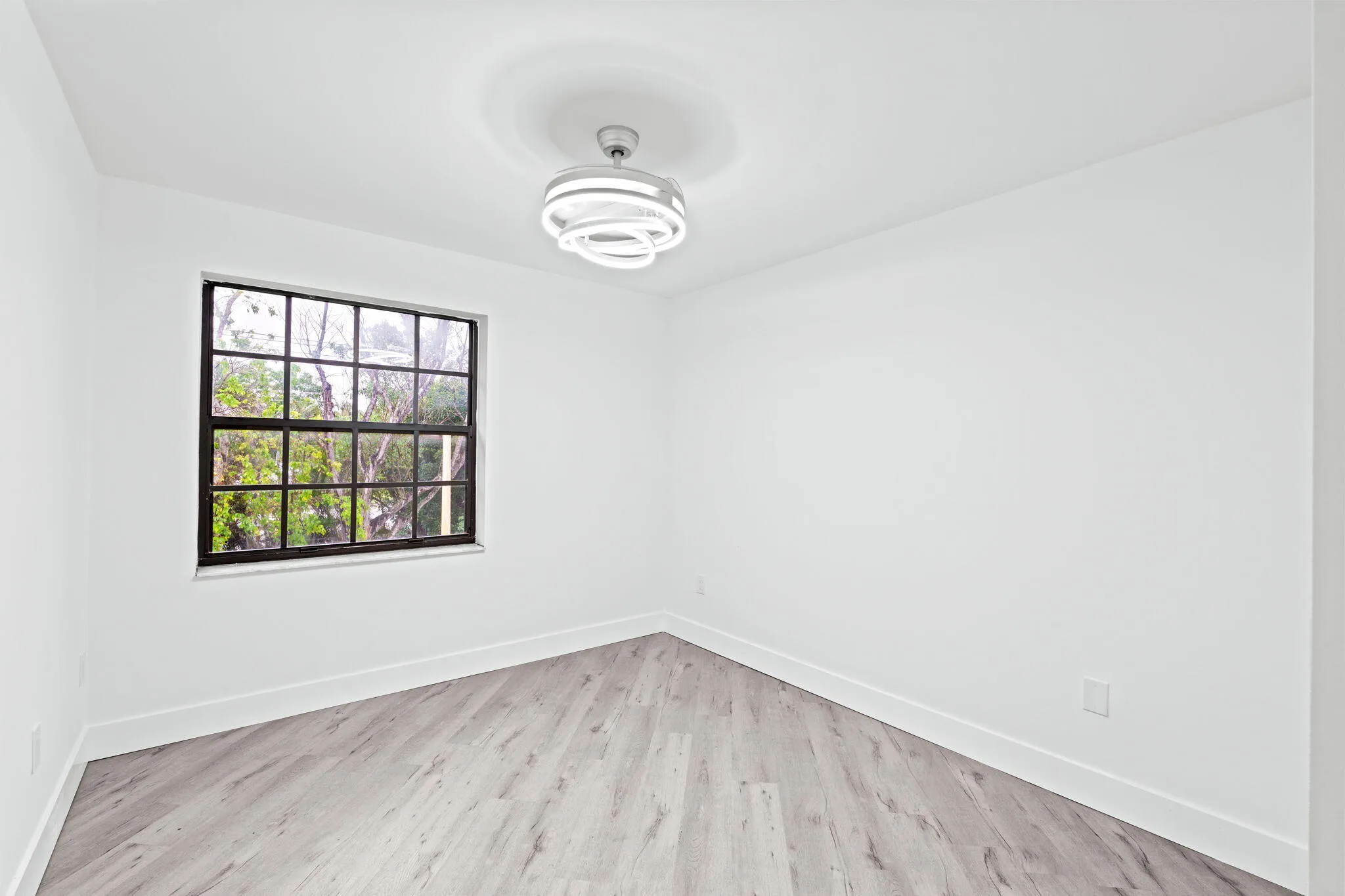 16-web-or-mls-A7400981