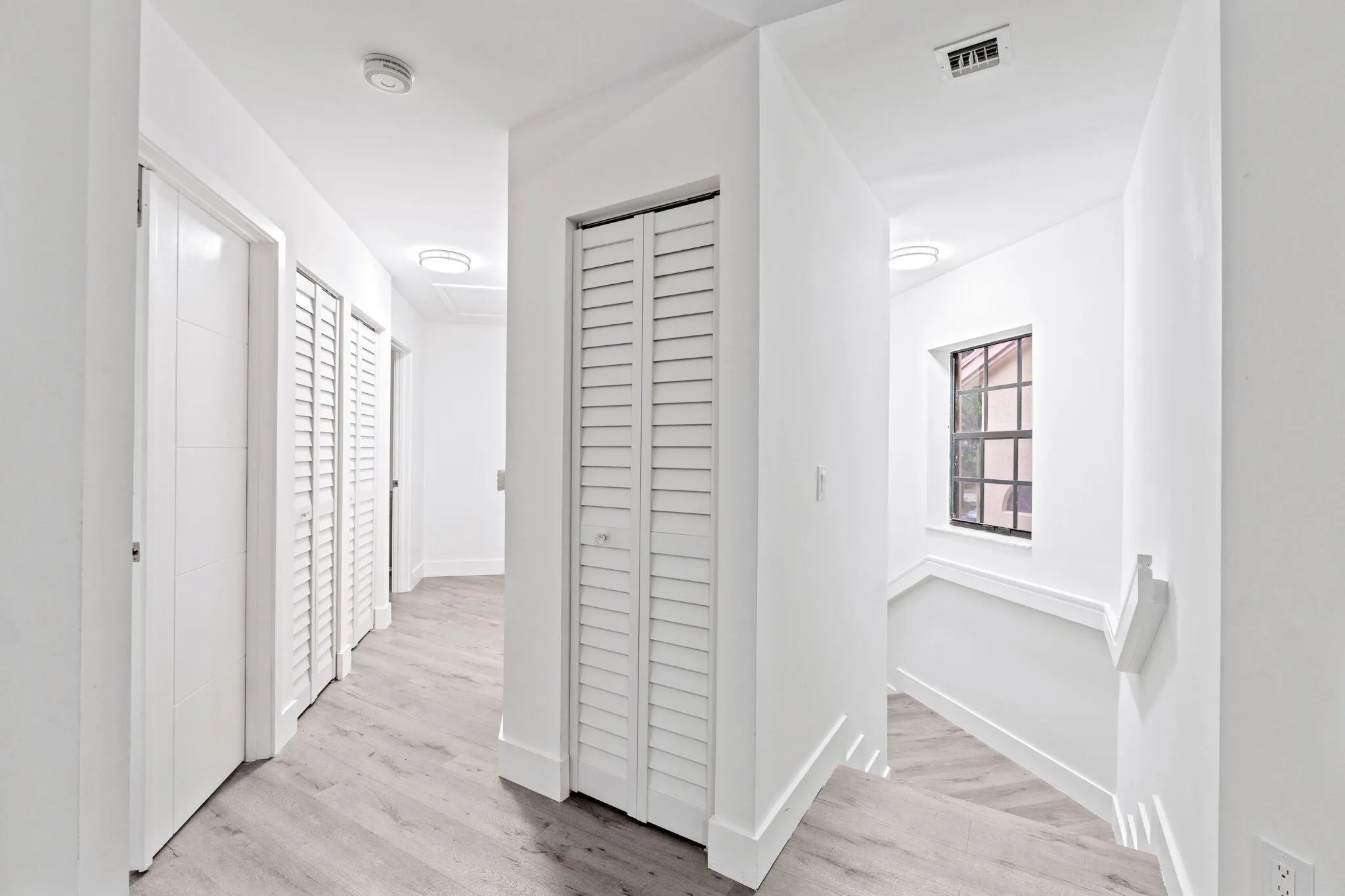 4-web-or-mls-A7400945