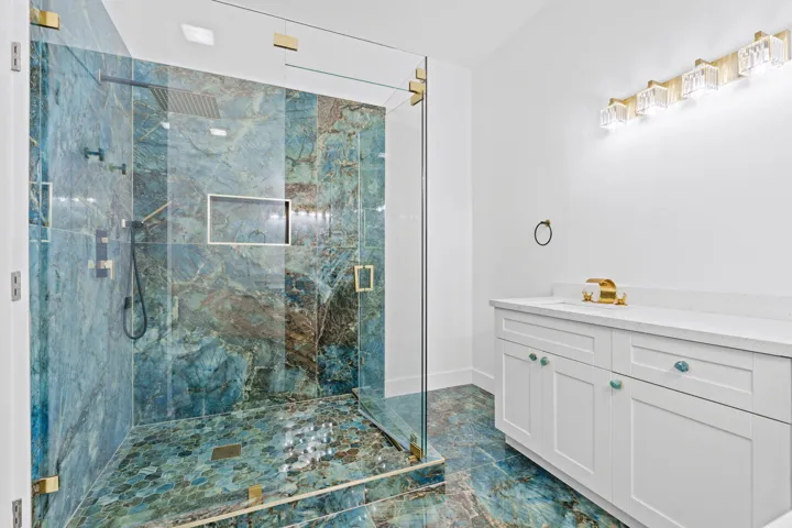 24-web-or-mls-A7401008
