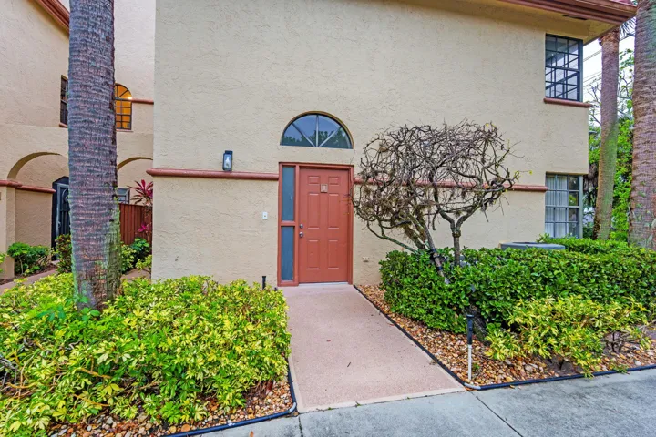 1-web-or-mls-A7400938