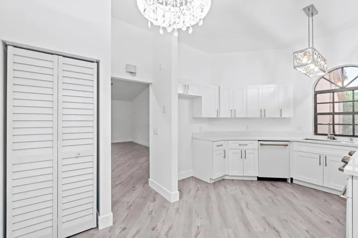 15-web-or-mls-A7400978
