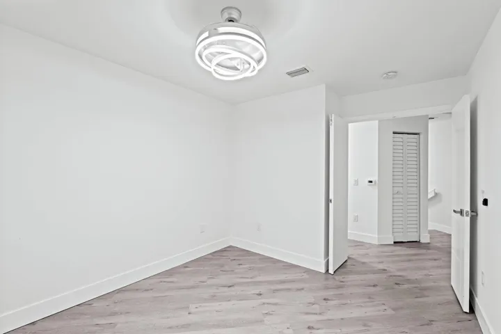 14-web-or-mls-A7400984