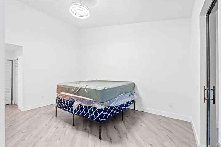 22-web-or-mls-A7400999