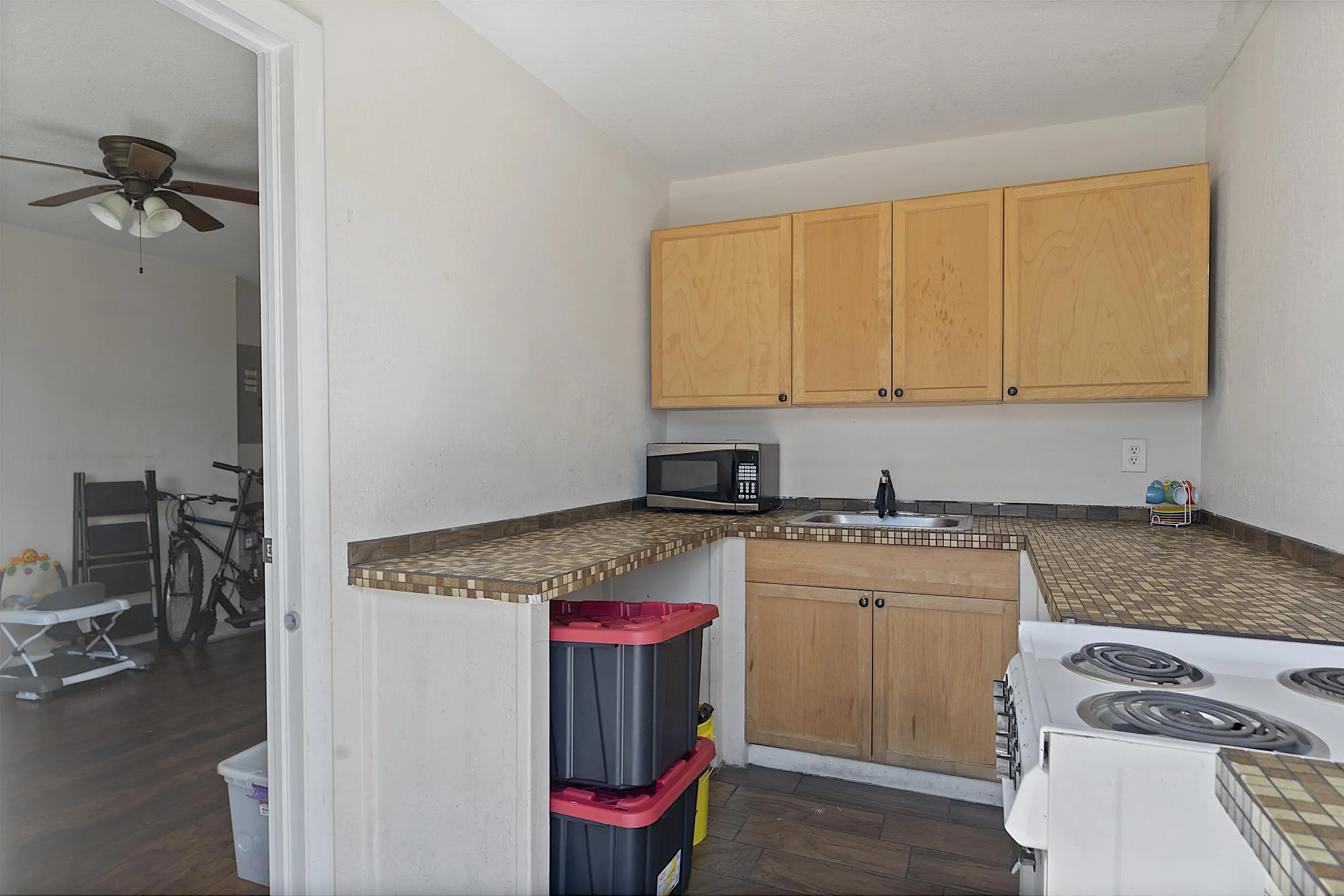 1002 S k St - 220