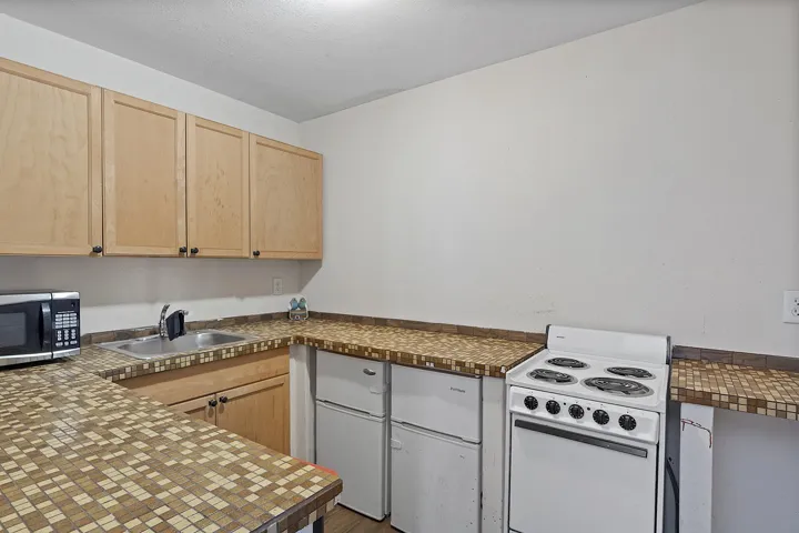 1002 S k St - 214