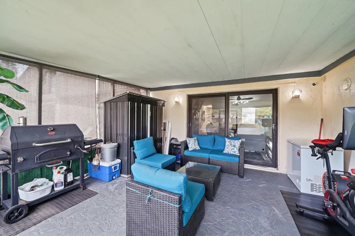 Large Outside Screened in Patio