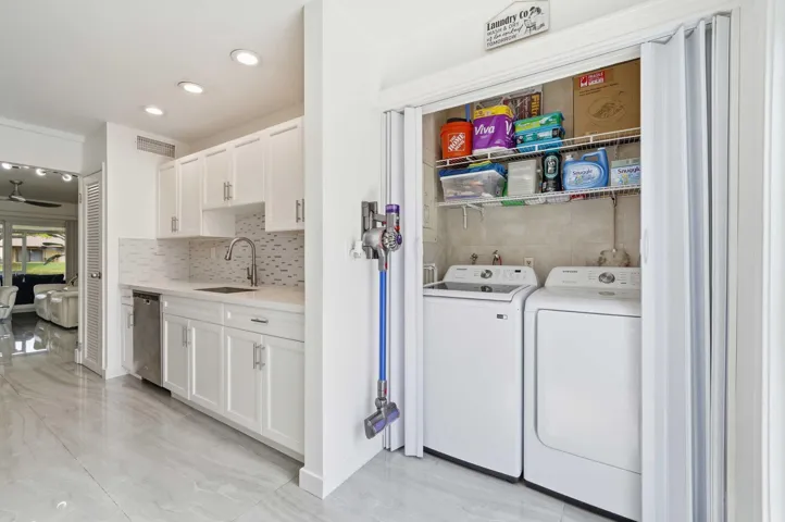 Kitchen/ Laundry