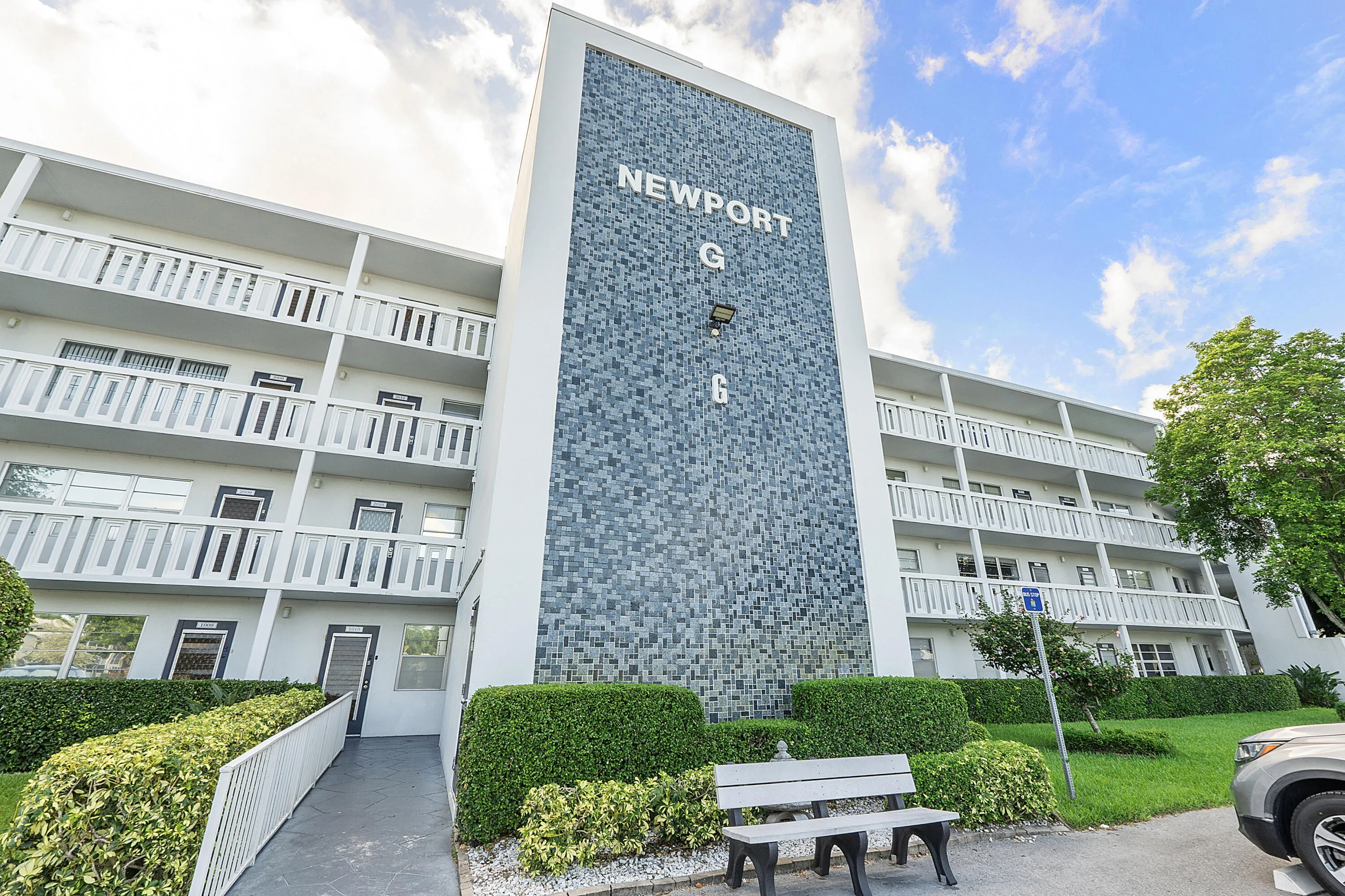1012 Newport G_013