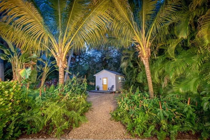 547 SW Riverview St, Stuart, FL 34994 -