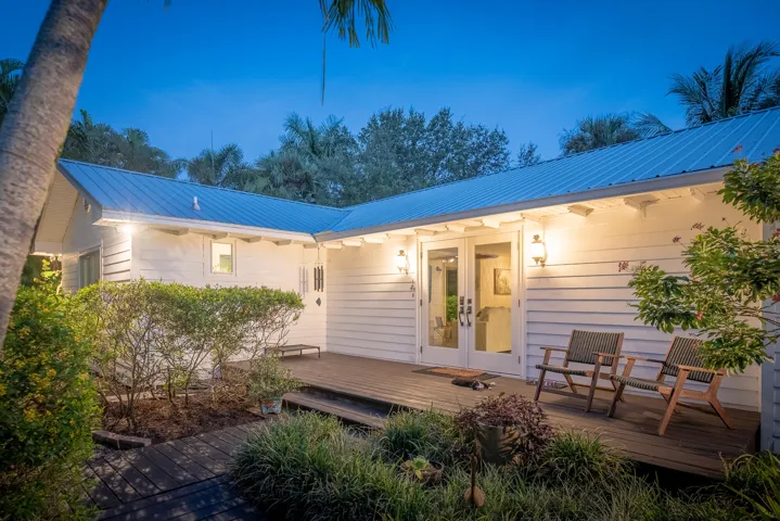 547 SW Riverview St, Stuart, FL 34994 -