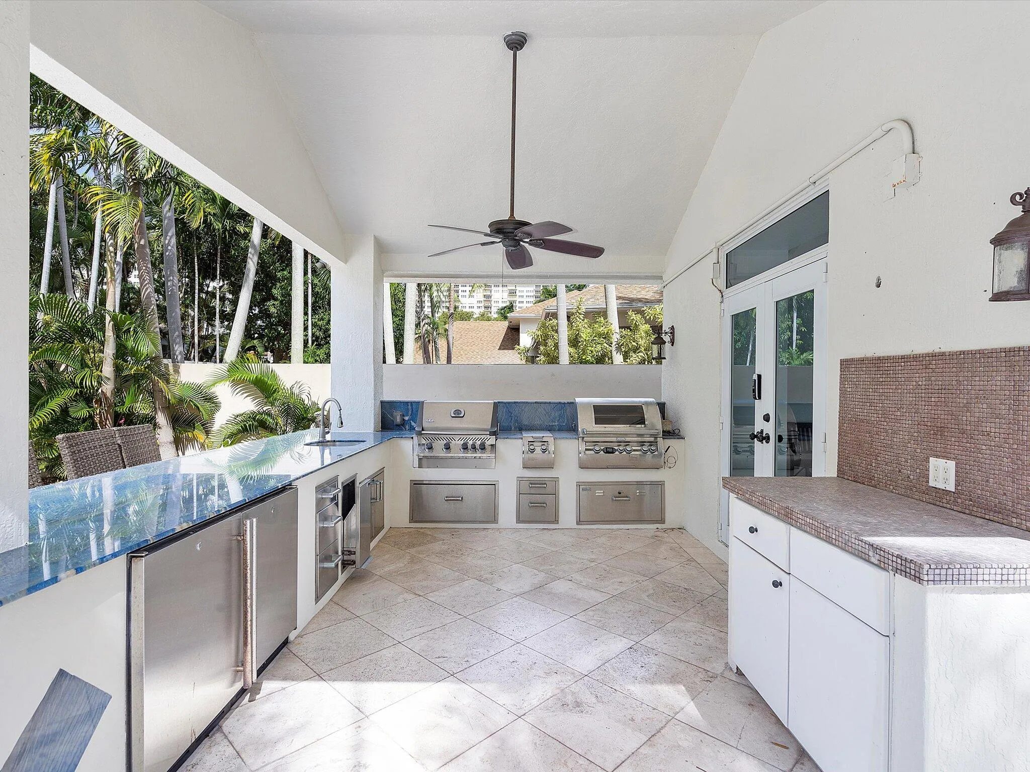40-411 Poinciana Dr_040