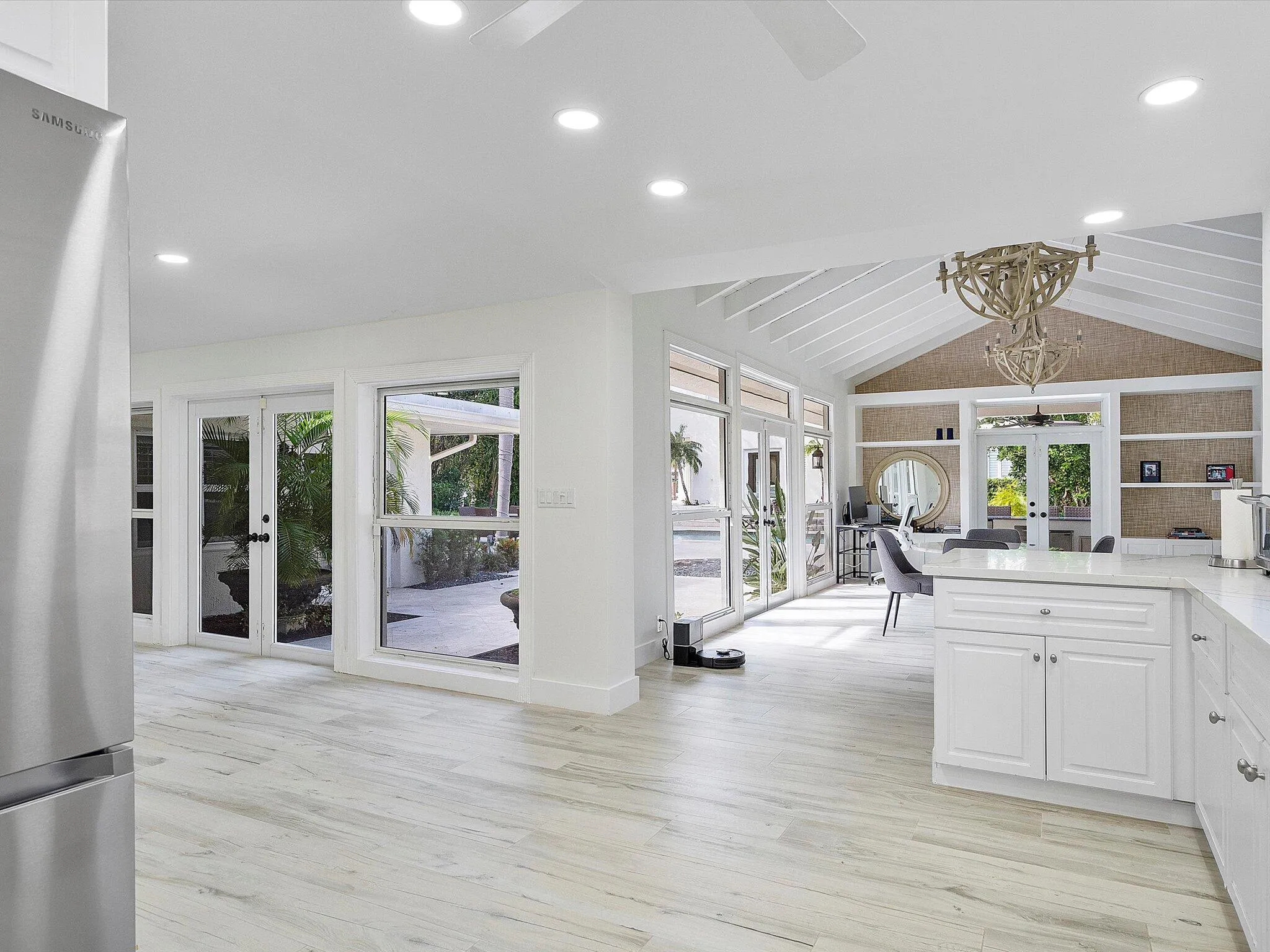 11-411 Poinciana Dr_011