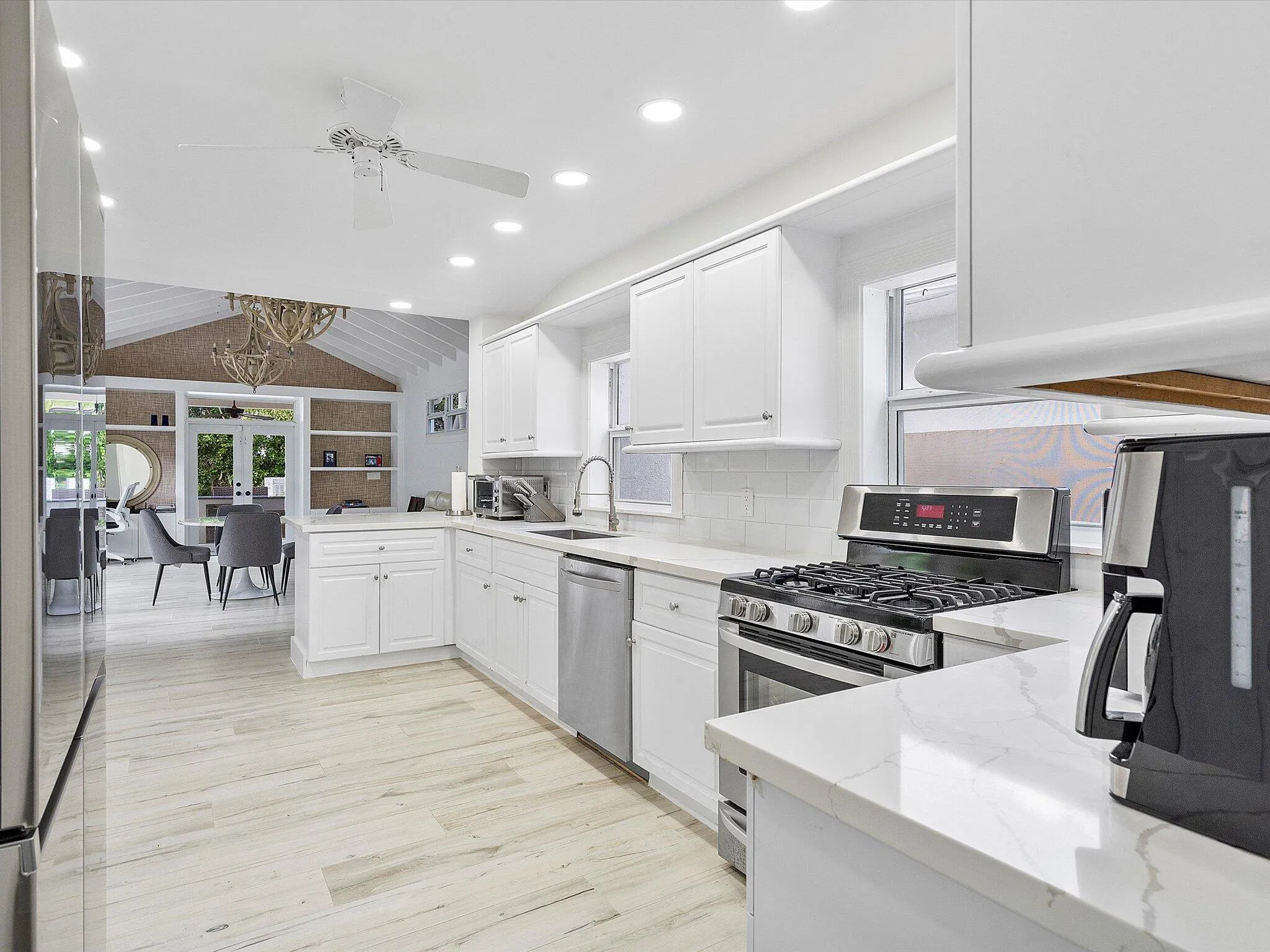 13-411 Poinciana Dr_013