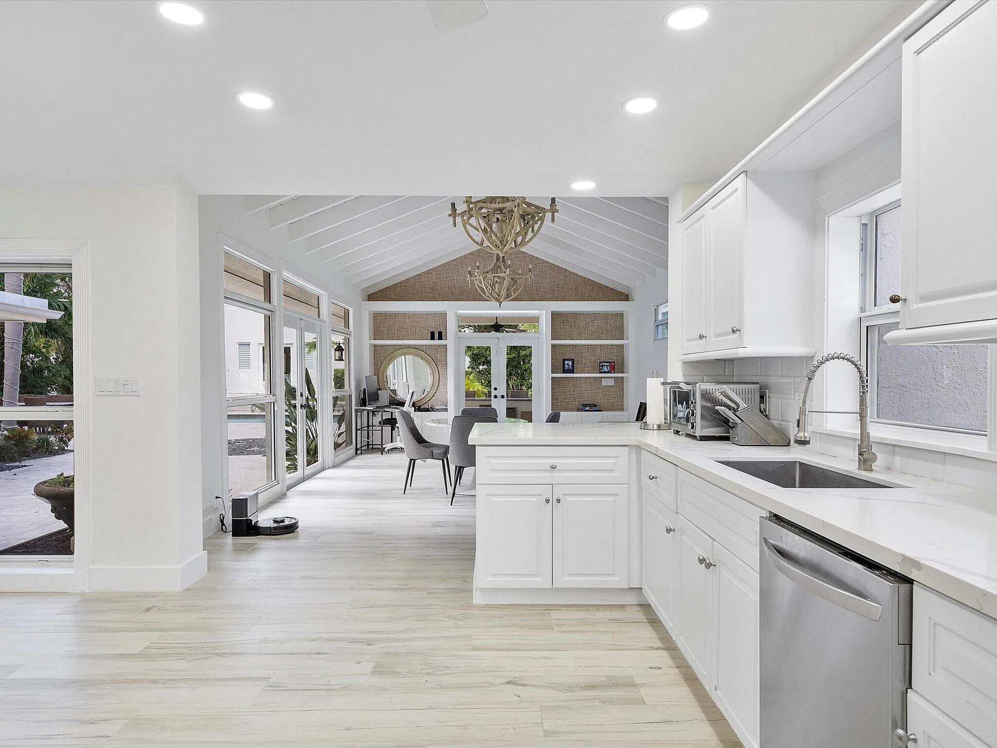 12-411 Poinciana Dr_012