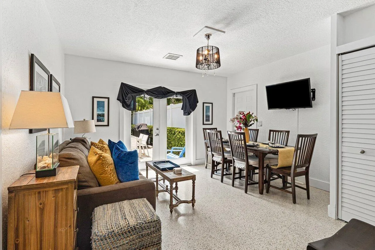 011-340Northeast7thAvenue-DelrayBeach-FL