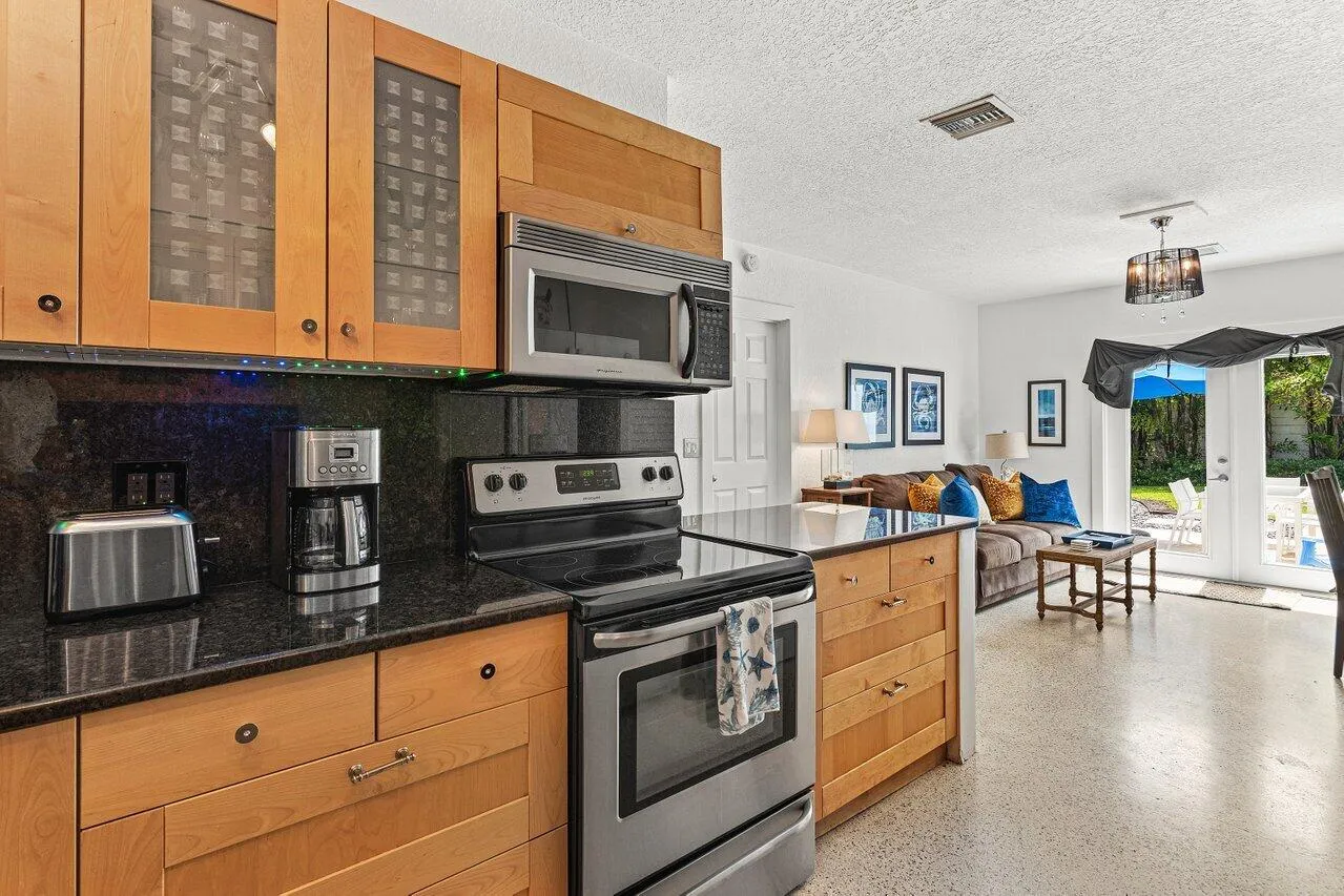 016-340Northeast7thAvenue-DelrayBeach-FL