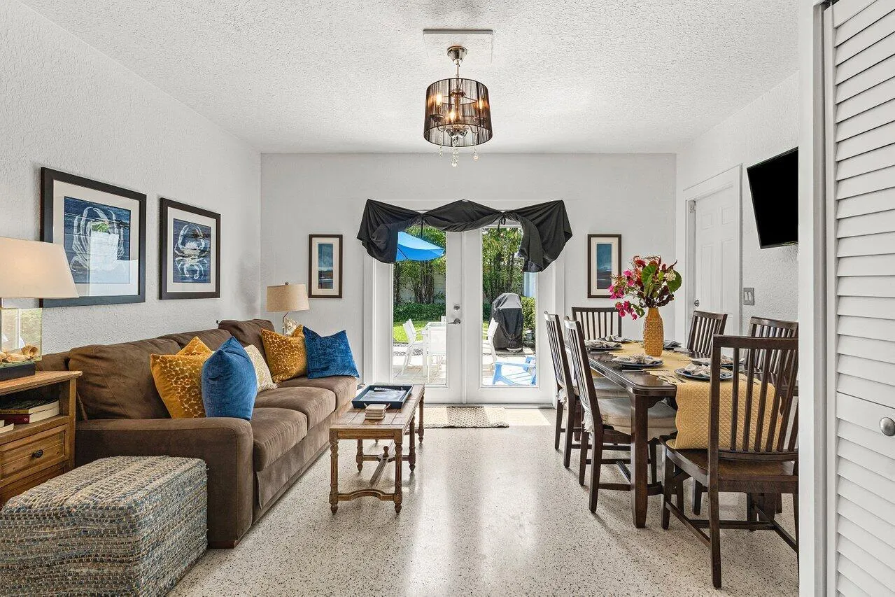 012-340Northeast7thAvenue-DelrayBeach-FL
