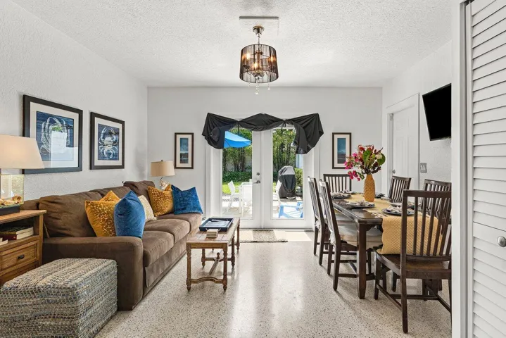 012-340Northeast7thAvenue-DelrayBeach-FL