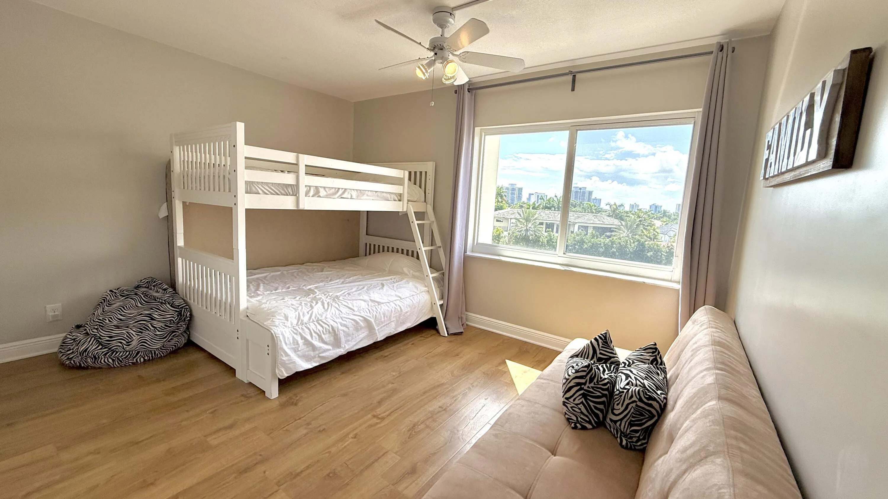 Guest bedroom