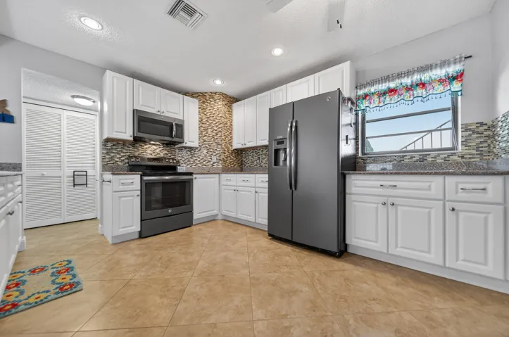 kitchen2.jpg-FULL