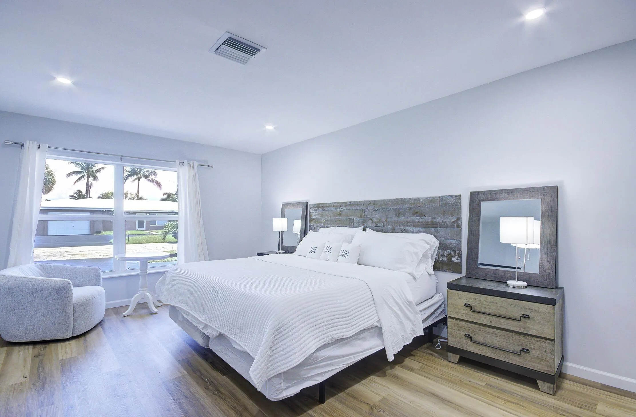 1950 front bedroom king 2