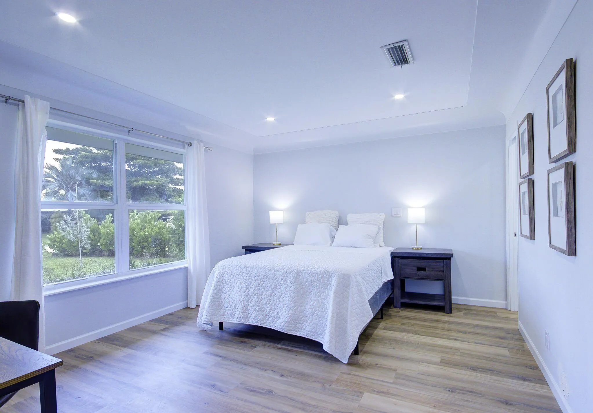 1950 front bedroom queen