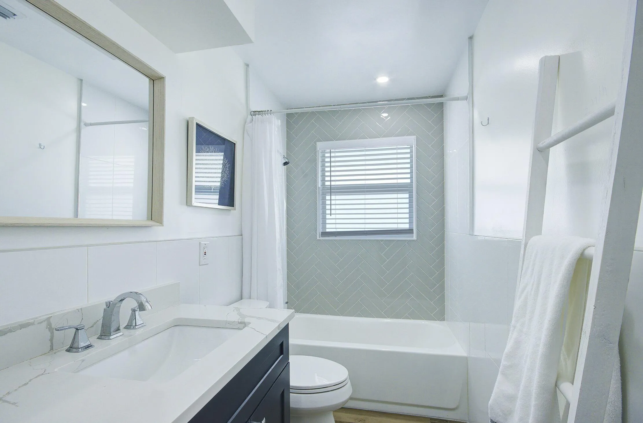 1950 guest bathroom
