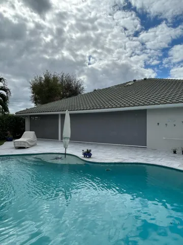 Retractable screens - see also video