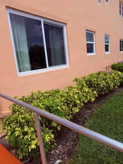 Corner unit